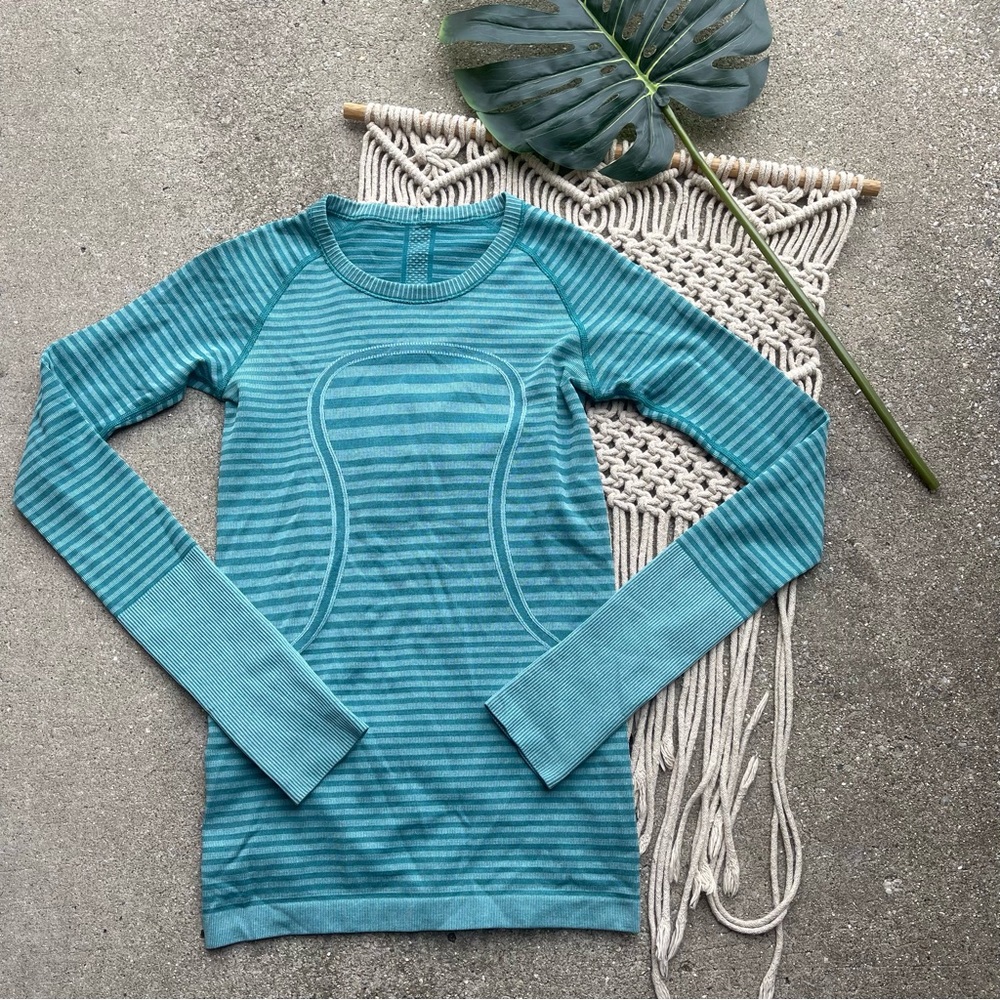 Lululemon Long Sleeve Athletic Top Size 4 - Run Swiftly